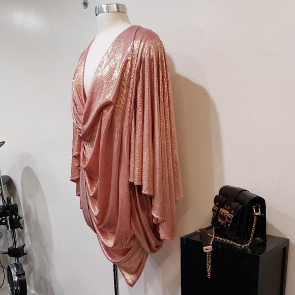 💥BOMBSHELL!💥Asymmetrical Draped Kimono Sleeve Dress in Metallic Pink - Picture 14 of 16